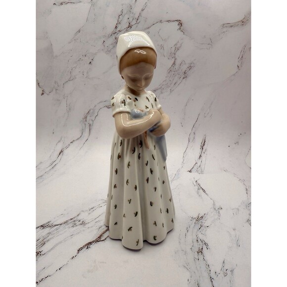 Copenhagen Bing & Grundahl Porcelain Mary And Doll Blue White #1721 7.75" H - Picture 2 of 12